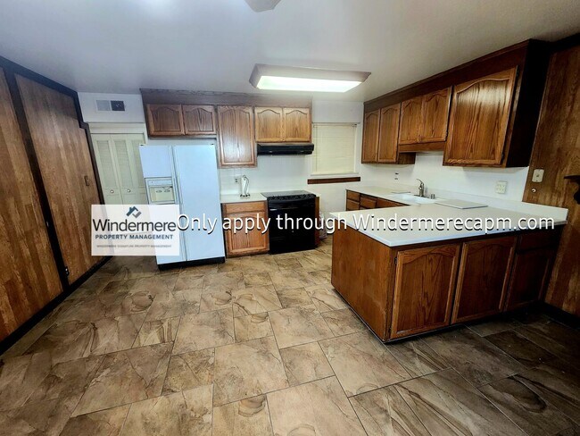 Building Photo - Foothill Farms Gem