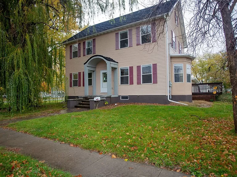Primary Photo - 1096 Eastern Ave