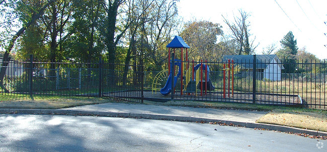 Building Photo - Berkley Square Apartments