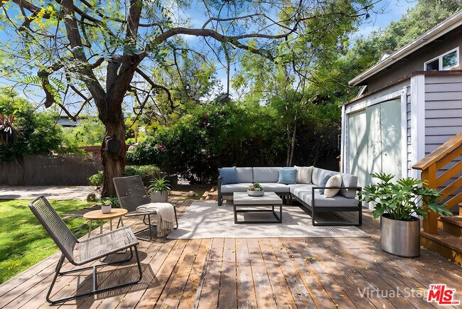 Foto del edificio - 6208 Hayes Ave