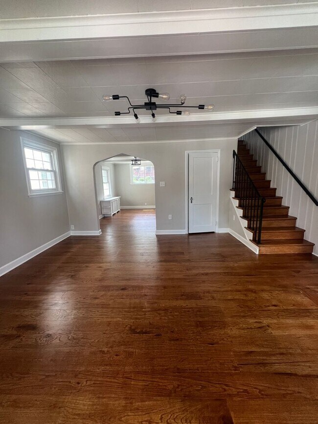 Foto del edificio - Charming Renovated Mount Penn 3 BR For Immediate Move In