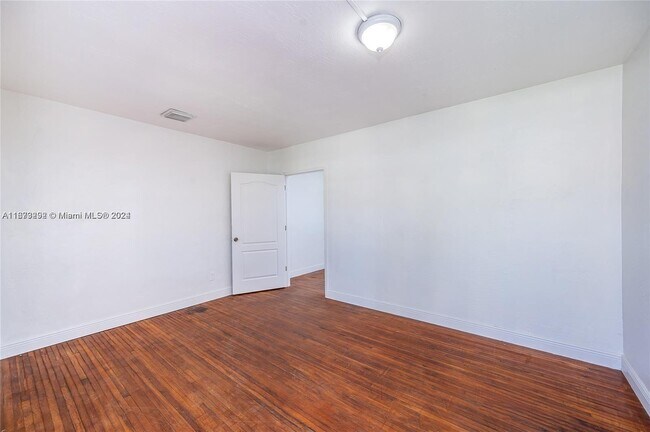 Foto del edificio - 3654 SW 25th Ter