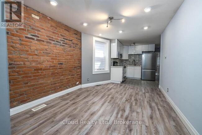 Building Photo - 225 Wallace Ave