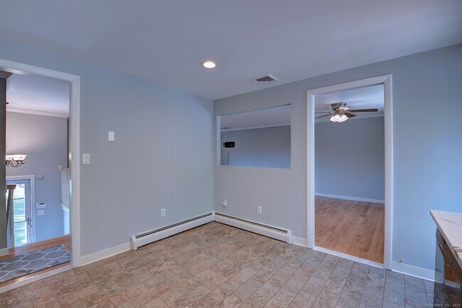 Building Photo - 115 Heywood Dr