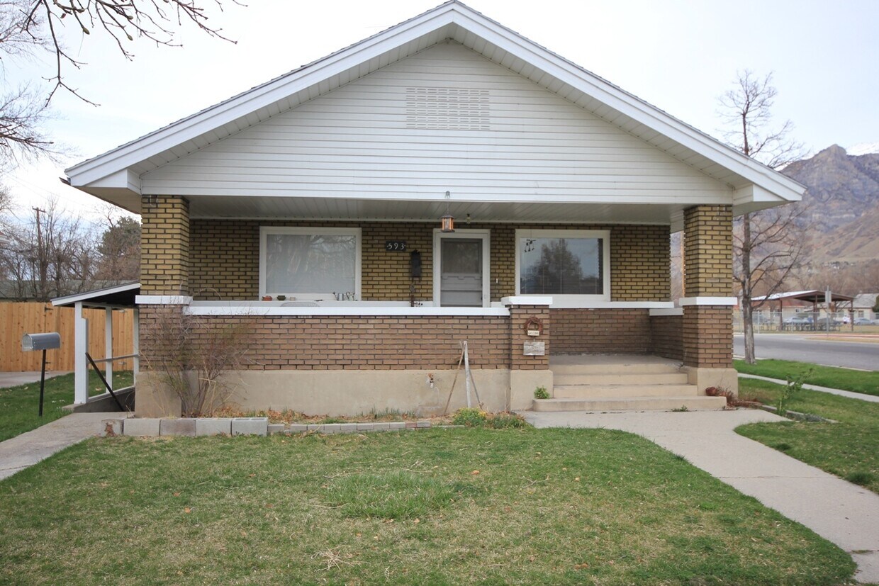 Foto principal - 3 Bed/1 Bath House, super close to BYU cam...