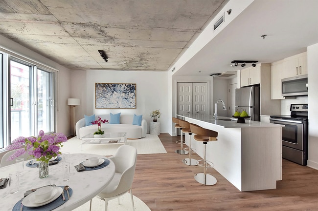 Building Photo - Glo2 Apartments