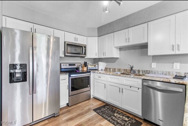 Building Photo - 17404 Dumont Dr