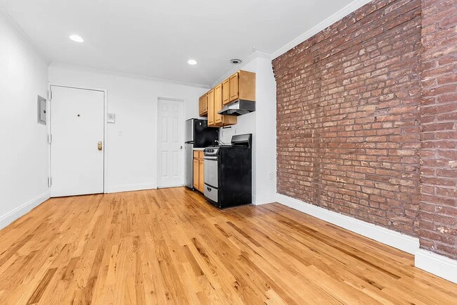 Building Photo - 158 Stanton St