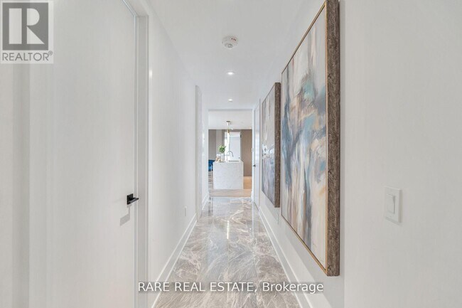 Building Photo - 346 Davenport Rd