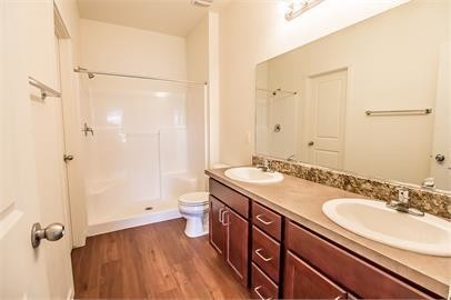 Building Photo - 6820 N Pinegrove Dr