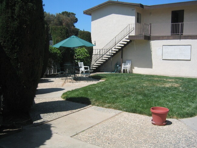 Building Photo - 445 Acalanes Dr