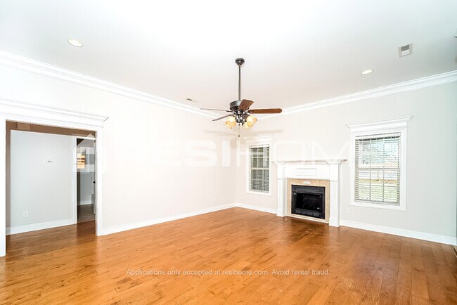 Foto del edificio - HOME FOR RENT!!