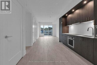 Building Photo - 259 The Kingsway