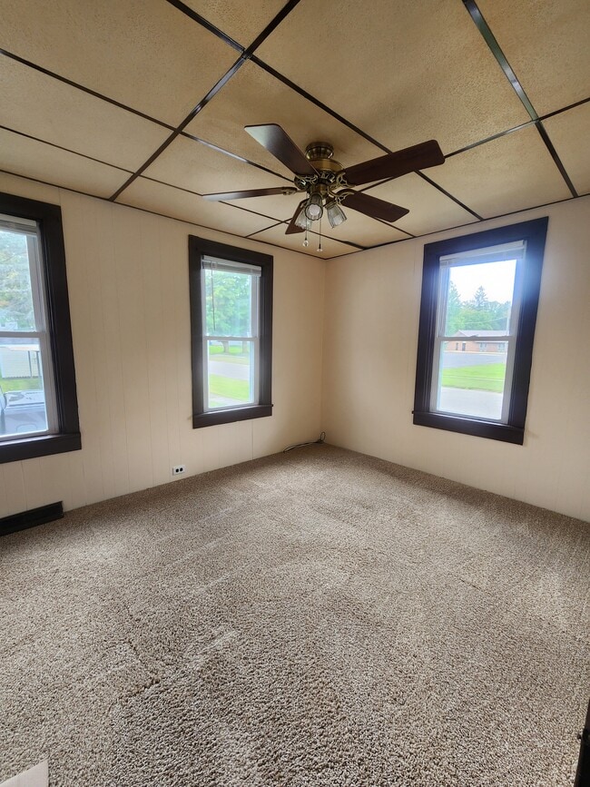 Building Photo - 107 W Osceola Ave