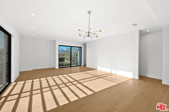 Foto del edificio - 8904 Sawyer St