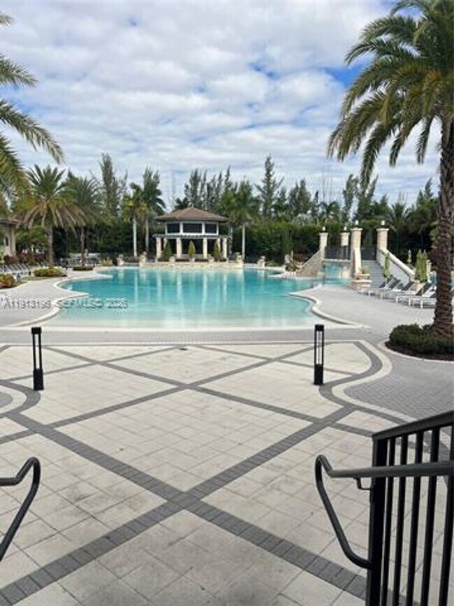 Foto del edificio - 7925 NW 104th Ave