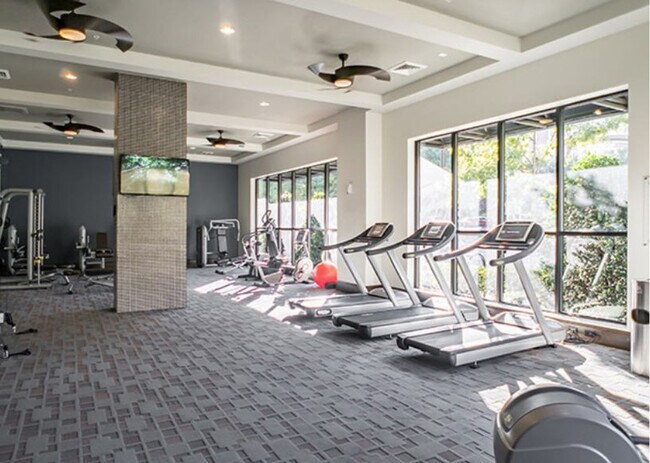 Foto del edificio - 6000 Carnegie Blvd