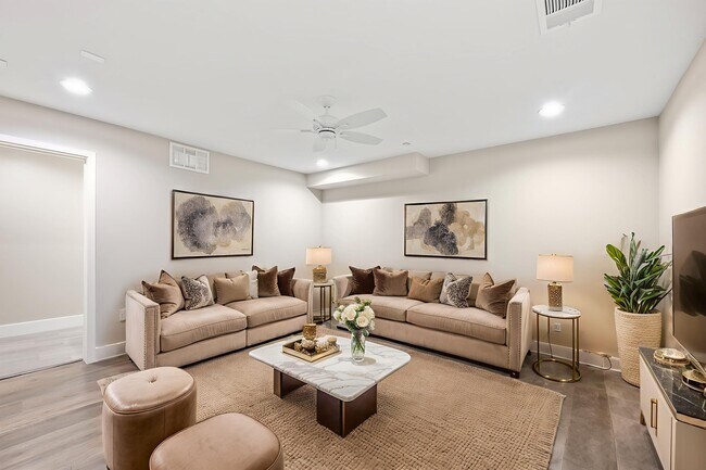 Foto del edificio - 4416 Paxton Pl