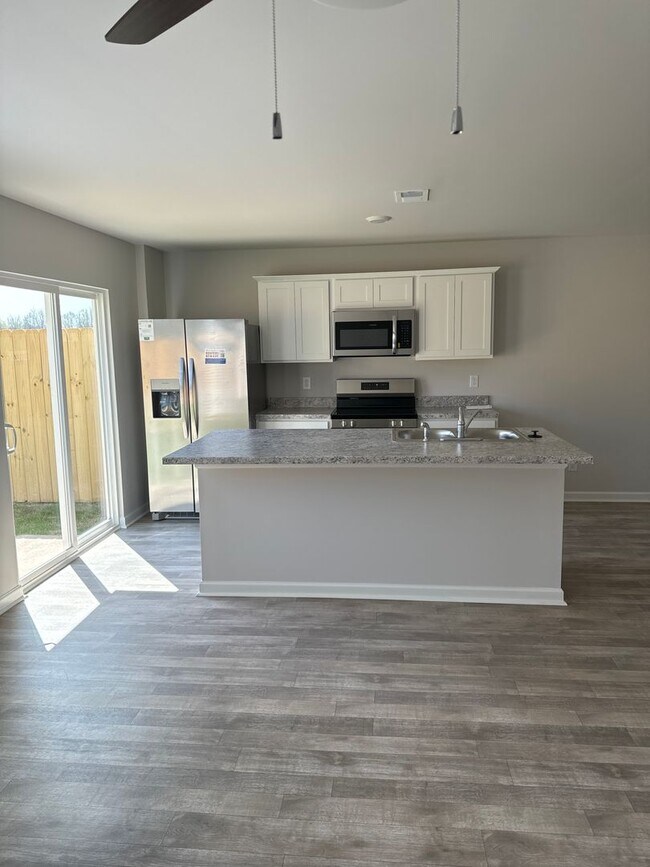 Foto del edificio - NOW AVAILABLE | Beautiful 3-Bedroom, 2.5-Bath Townhome in Driftwood | Lincoln Schools