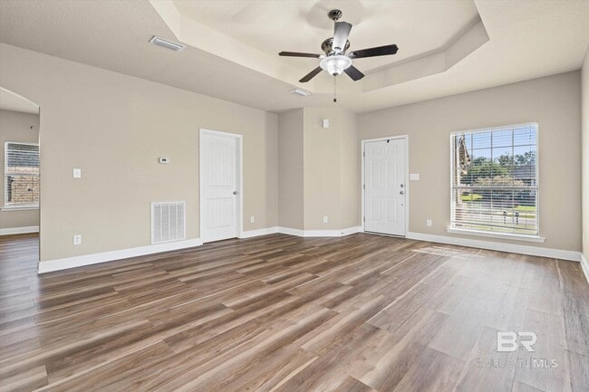 Building Photo - 10421 Fionn Loop