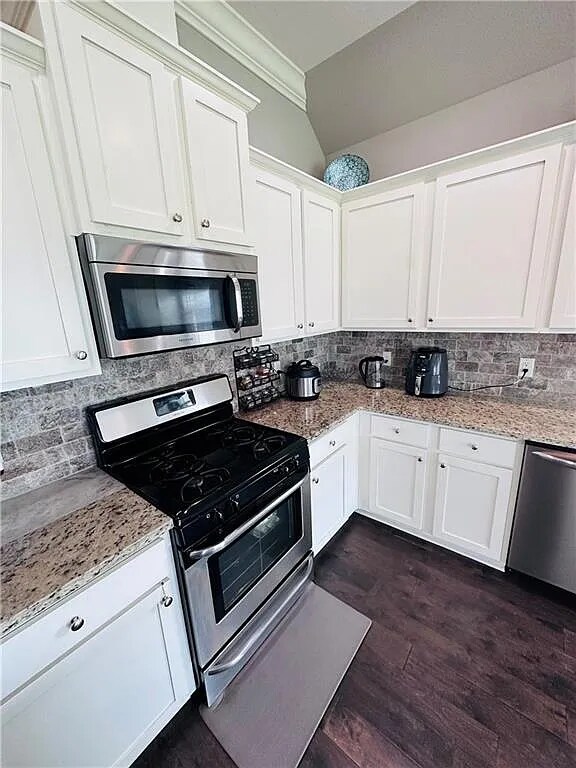 Building Photo - 4404 SW Eggersway Pl