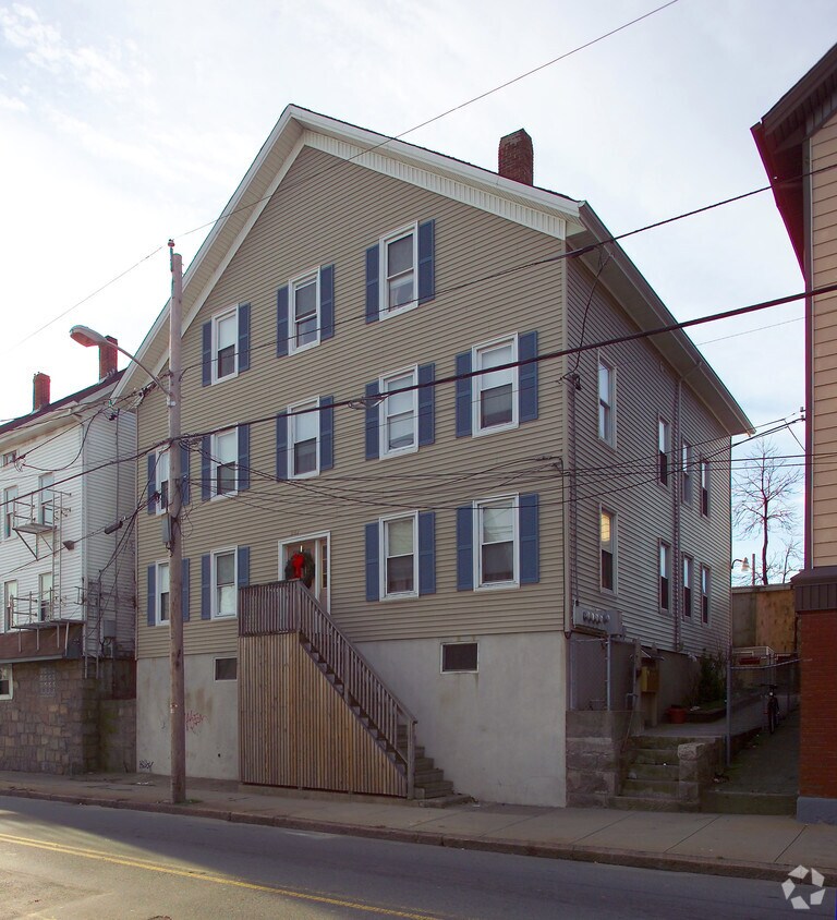 207 Rodman St, Fall River, MA 02721 Apartments in Fall River, MA
