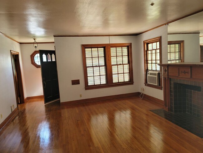 Building Photo - 2112KFRONT