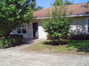 Building Photo - 6826 Hunt St