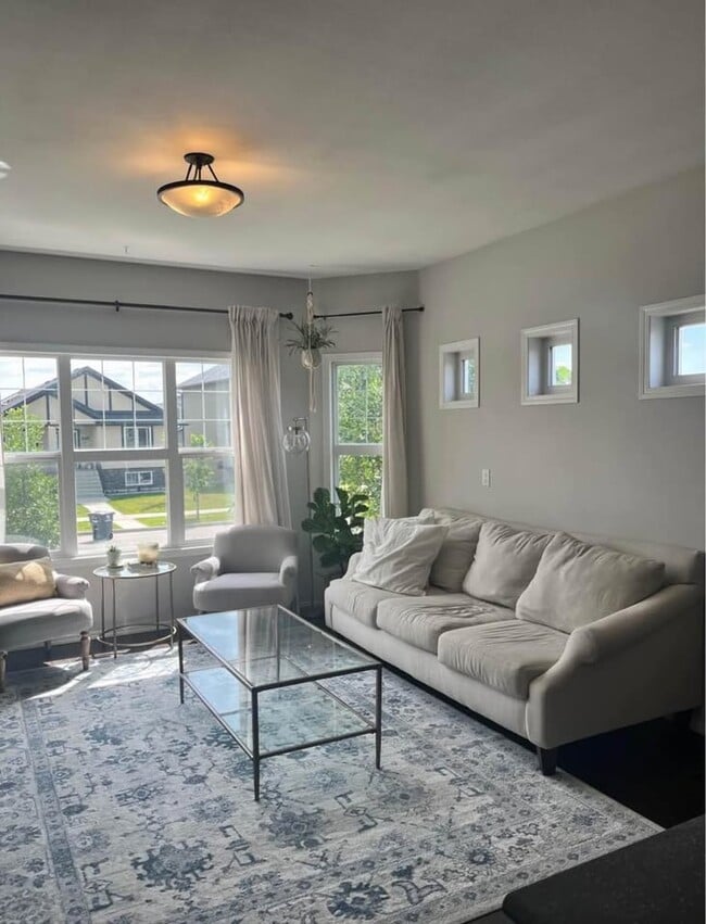 Building Photo - 203 Meadows Boulevard