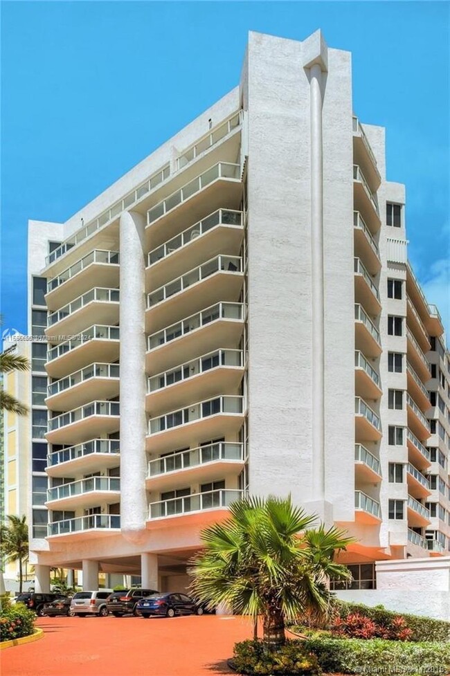 Foto del edificio - 17275 Collins Ave