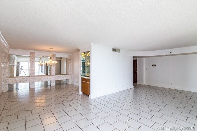 Foto del edificio - 2843 S Bayshore Dr
