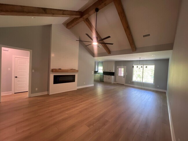 Foto del edificio - New construction mins from LRAFB