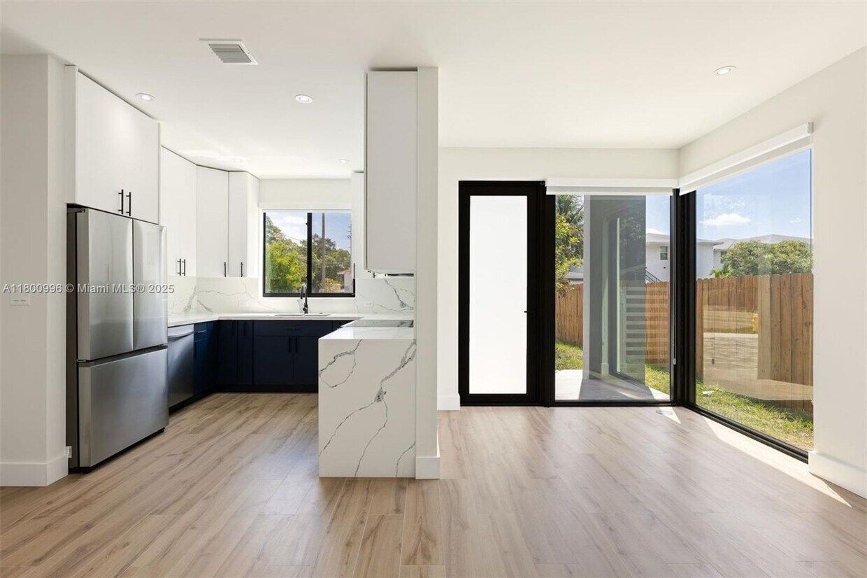 Foto principal - 6850 NW 4th Ave