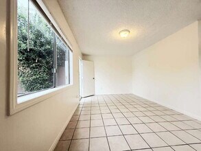 Building Photo - 14041 Orizaba Ave