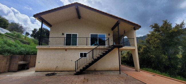 Building Photo - Private, quiet and beautiful location! 4 o...