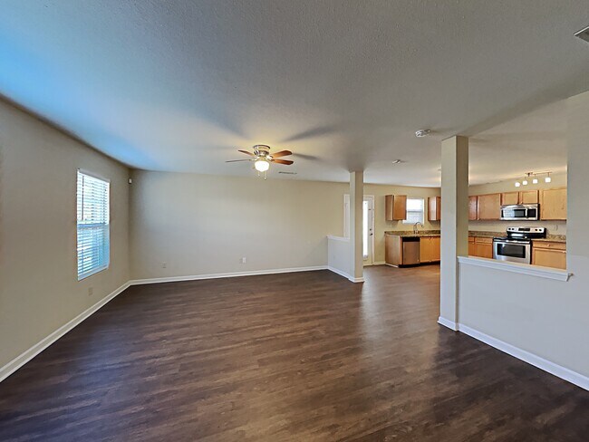Building Photo - 822 Sinclair Drive