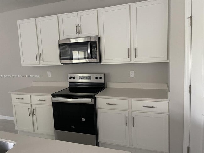 Building Photo - 429 NE Juanita Pl