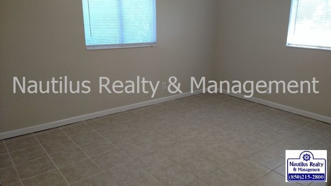 Building Photo - 213 Le Grand Dr
