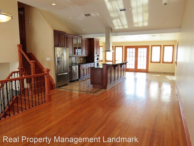 Building Photo - 4 br, 2 bath House - 262 N Iowa Avenue