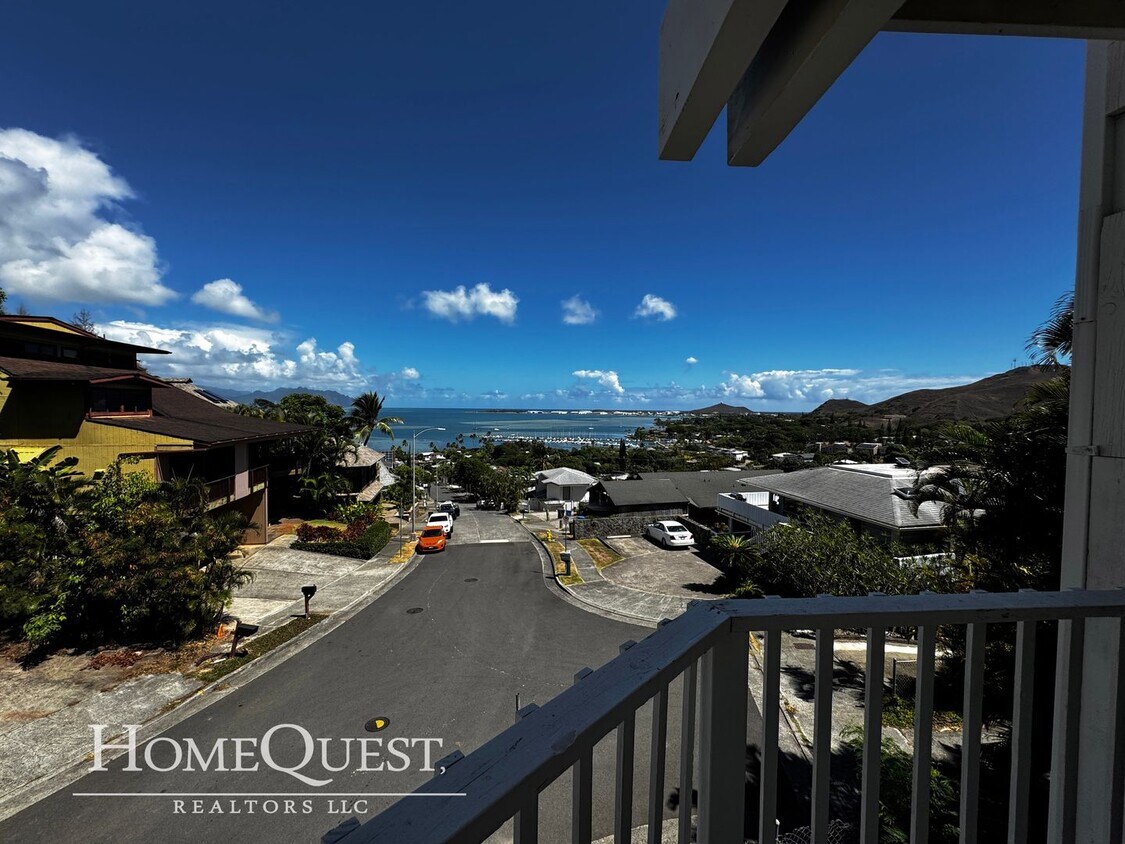 Large 4BR/2.5BA Home with a View! $4500/mo - Large 4BR/2.5BA Home with a View!  $4500/mo