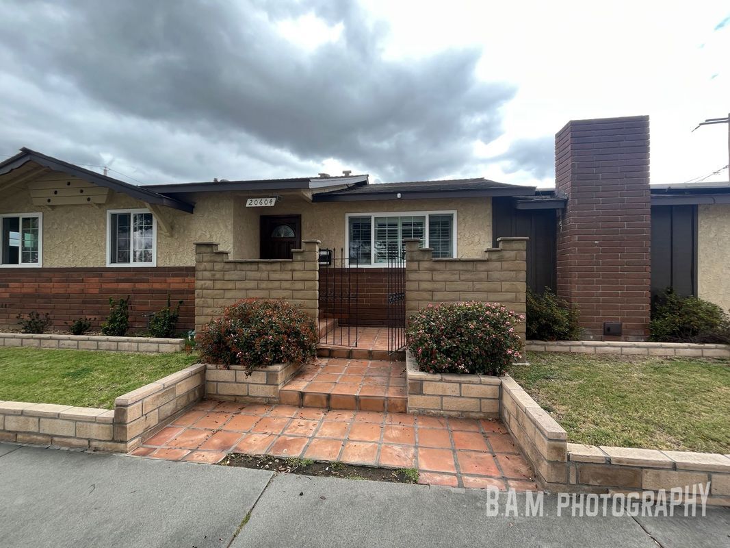 Primary Photo - 20604 Wardham Ave