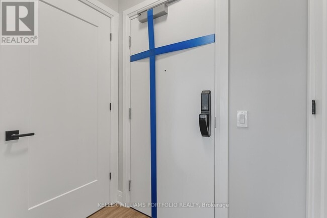 Building Photo - 95 Dundas St W