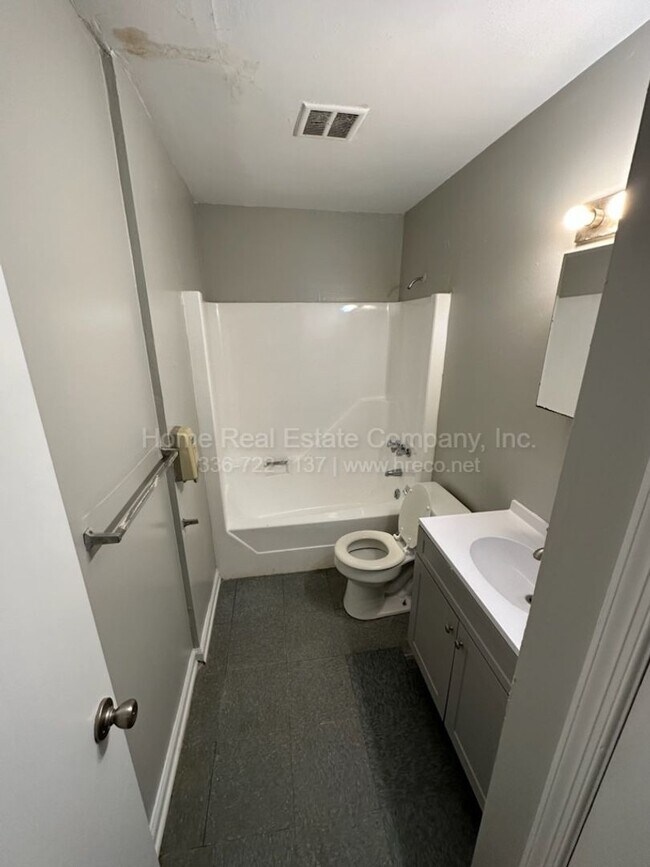 Building Photo - 151 Westdale Ave NW