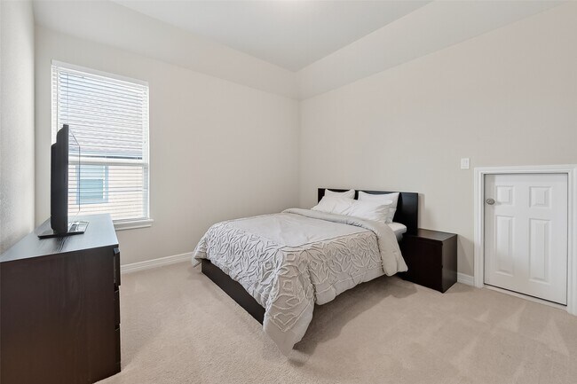 Foto del edificio - 4018 Martin Ridge Dr