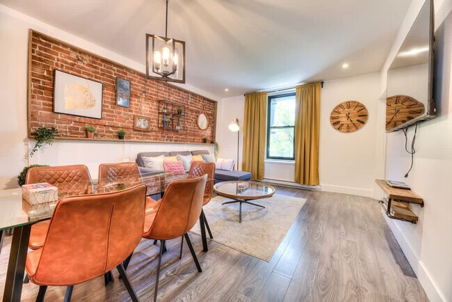 Building Photo - 3833 Rue Saint-Denis-SI FL3-ID1543119P