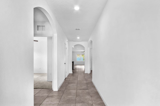 Foto del edificio - 2550 SE Rock Springs Dr
