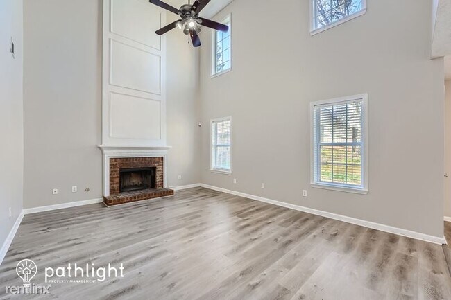 Foto del edificio - 3 br, 2.5 bath House - 3949 Lullwater Main...