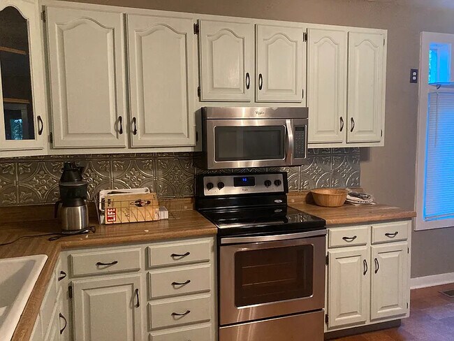 Foto del edificio - 1900 Three Springs Rd