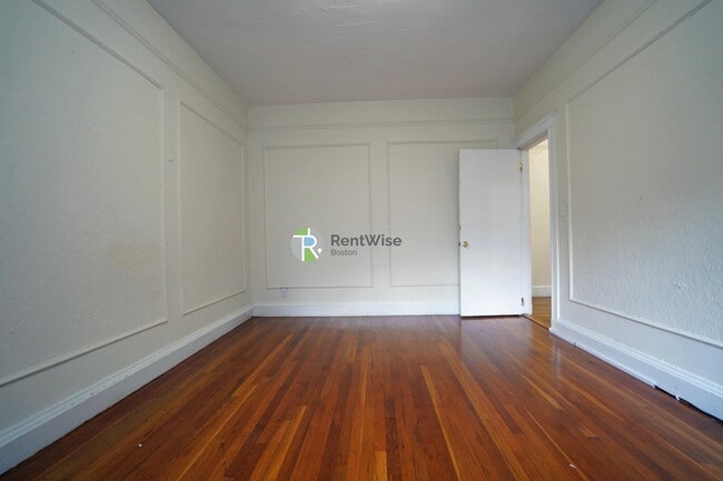 Building Photo - 70 Chiswick Rd