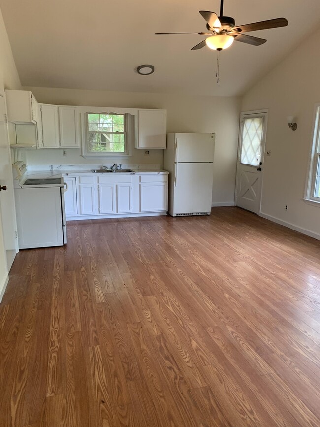 Building Photo - 37 Bayou Dr